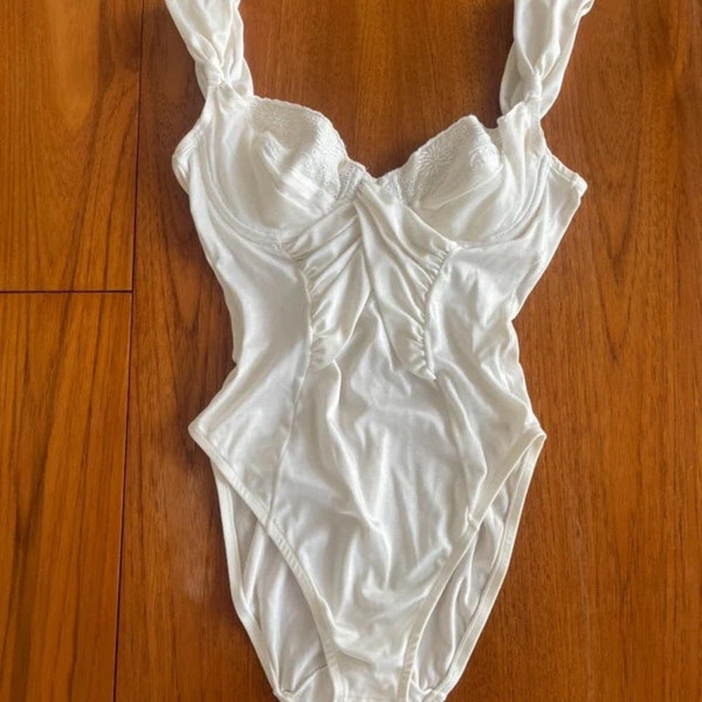 Elegant White Women's Lace Bodysuit